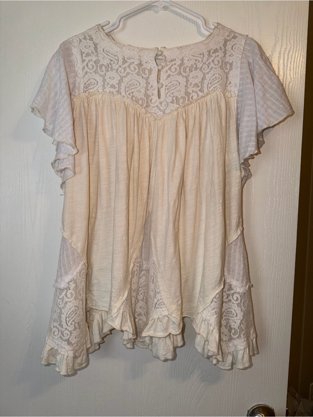 Oli & Hali Cream Lace-Panel Flutter Sleeve Blouse - Picture 5 of 11